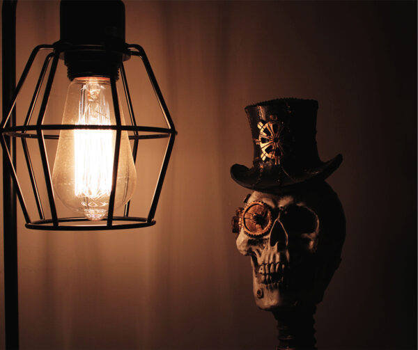 Steampunk skull bust with top hat by edition bulb lamp